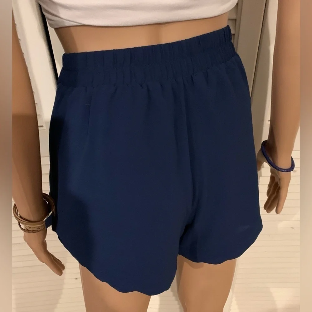 Sweet wanderer Navy Blue dress shorts with belt Women’s Large